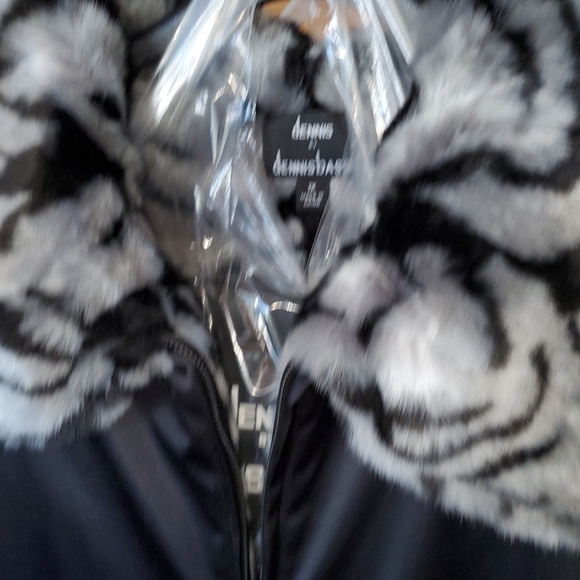 Dennis Basso coat - Picture 2 of 2